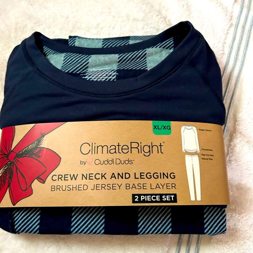 Ladies long sleeve top and legging set